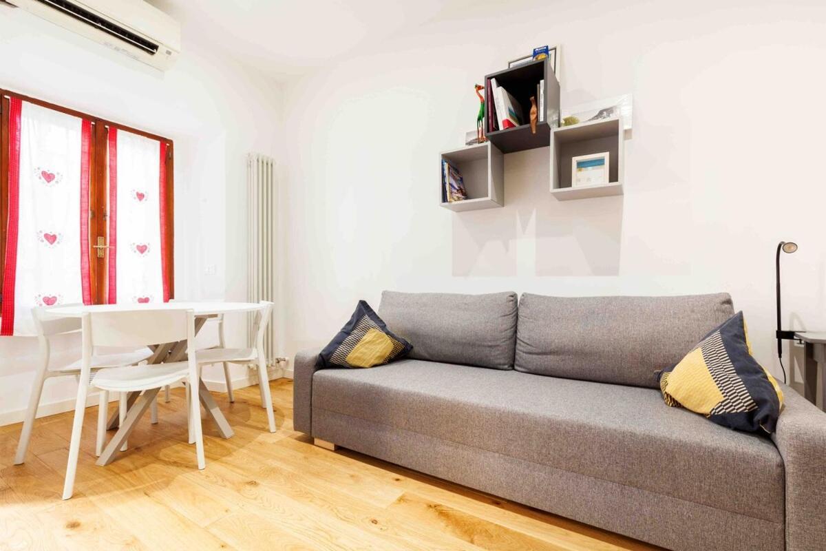 Splendido Bilocale In Vecchia Milano Apartment ภายนอก รูปภาพ