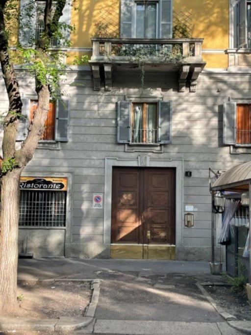 Splendido Bilocale In Vecchia Milano Apartment ภายนอก รูปภาพ